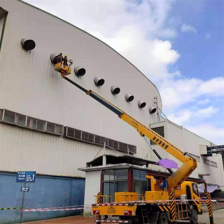 九寨沟高空作业车出租服务：专业广告牌安装解决方案