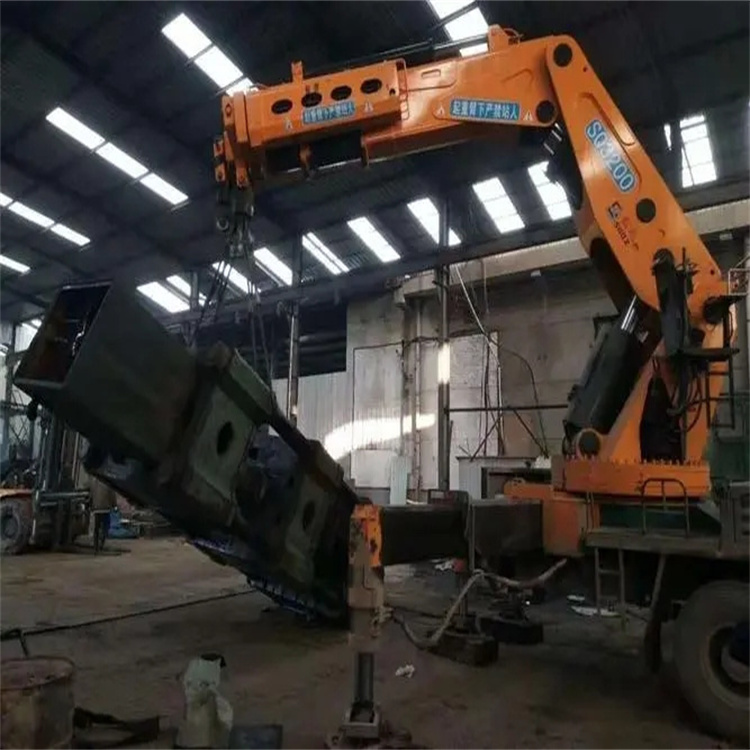 九寨沟130吨折臂吊车出租吊机租赁附近电话