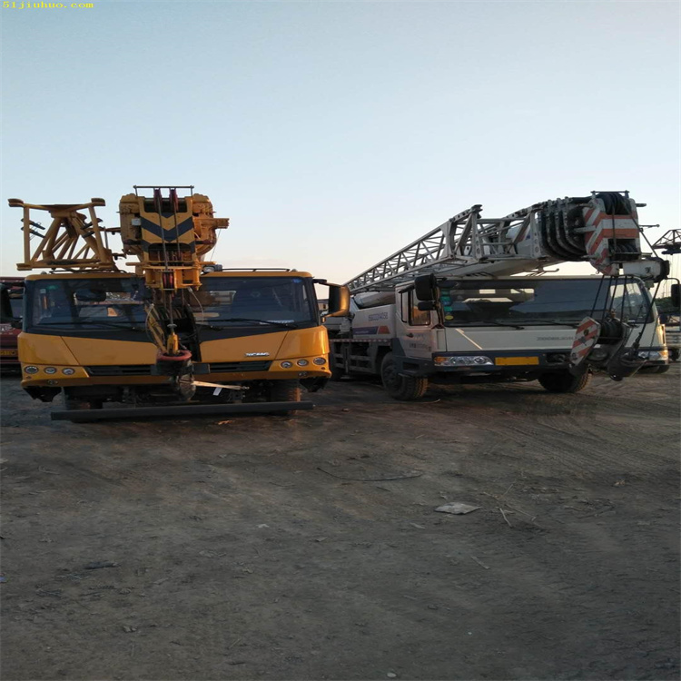 九寨沟吊车吊挖机正确办法